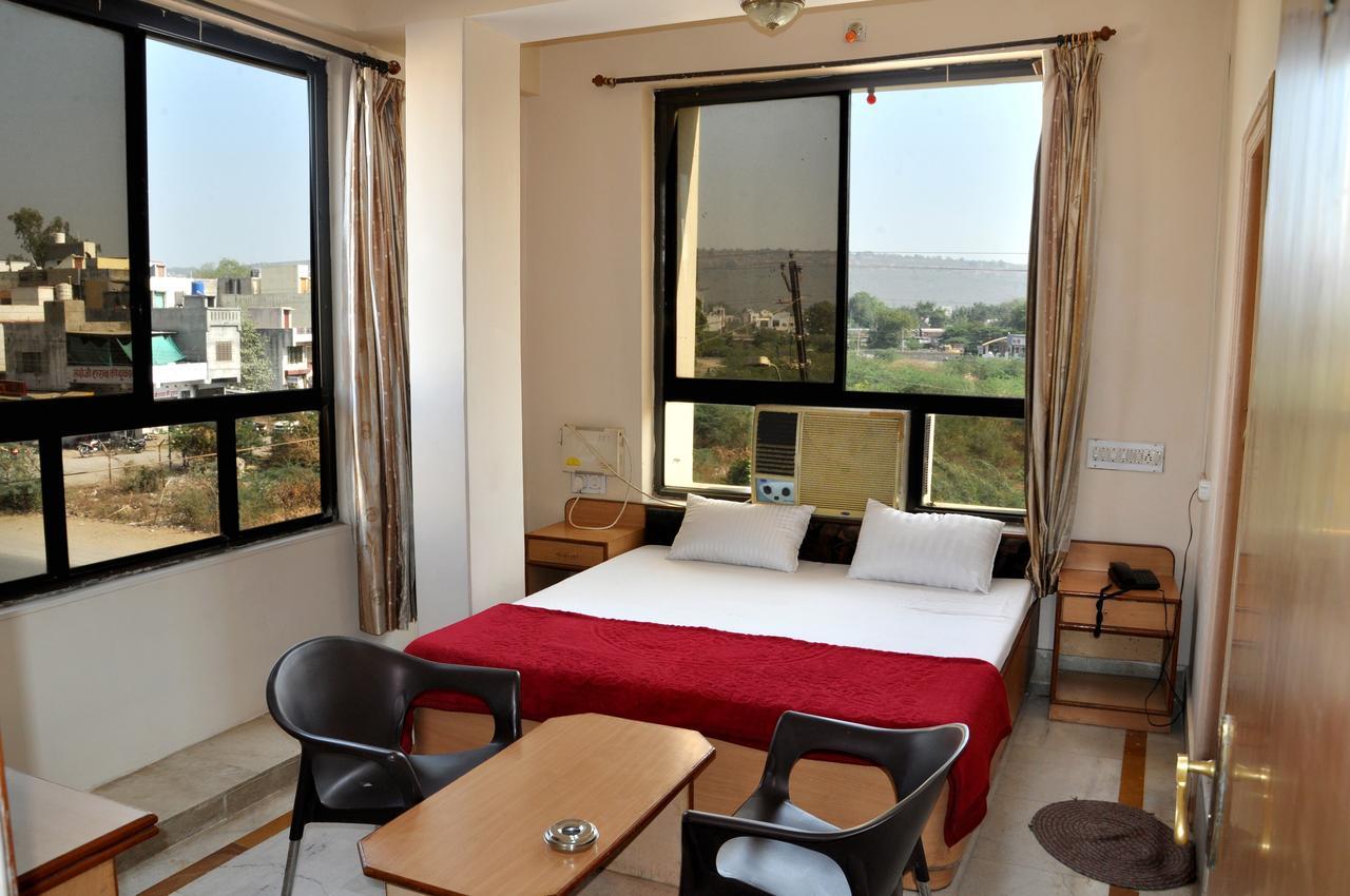 Hotel Kirti Plaza Chittorgarh Εξωτερικό φωτογραφία